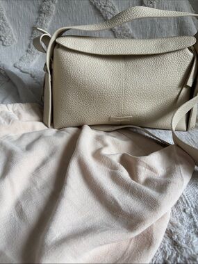 Songmont Drippy roof bag Ivory
